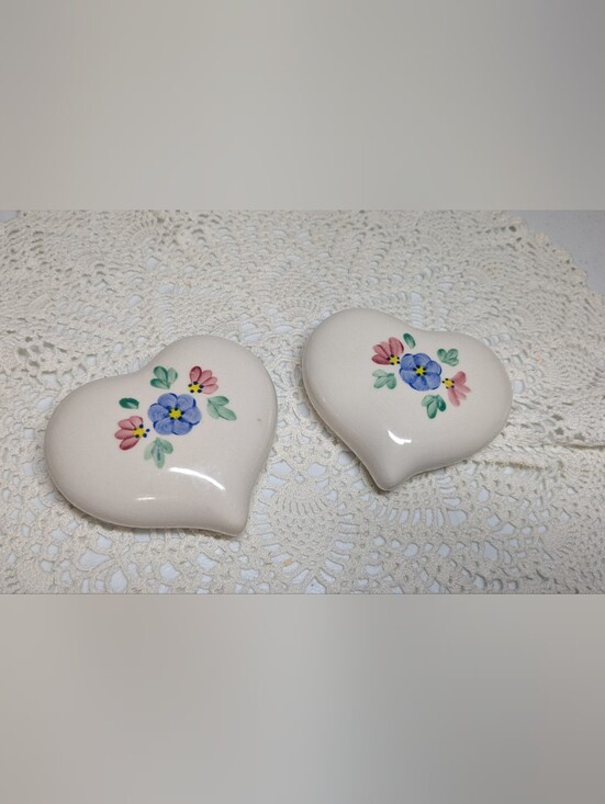 Homeco Other - Vintage Homeco Lasting Products Inc Hand Painted Ceramic Hearts Wall Art Set 